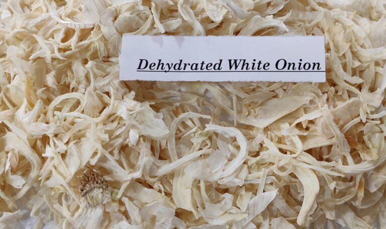 Dehydrated White Onion Flakes (Kibbled) Manufacturer & Exporter India
